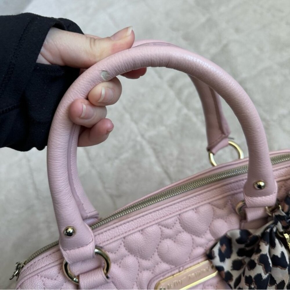 Betsey Johnson | Pink Quilted Heart Bowler Bag with Leopard Bow - Picture 11 of 15